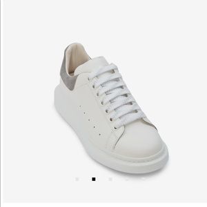 COPY - Alexander Mcqueen oversized sneaker in grey